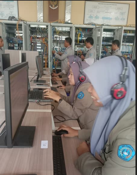 Integrasi Server & Infrastruktur IT